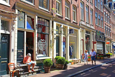 The Nine Streets with vintage stores and cozy cafés