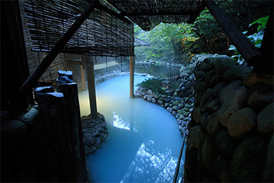 Aji Spa at The Sheraton Wild Horse Pass pool