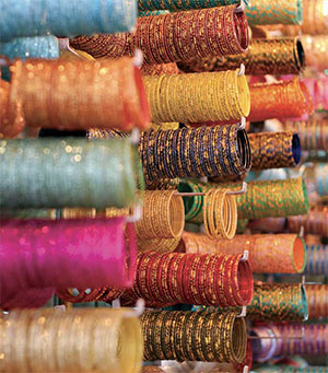 Colorful bangles for Sale at the Laad Bazaar near Charminar © RAKESH KRISHNOTULA - DREAMSTIME.COM