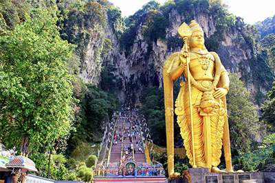 Batu Caves statue and entrance