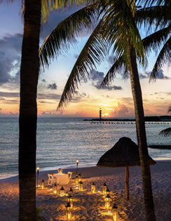 Grand Fiesta Americana Coral Beach, Cancún romantic beach dinner © POSADAS