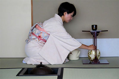 Tea ceremony masters © BETH REIBER