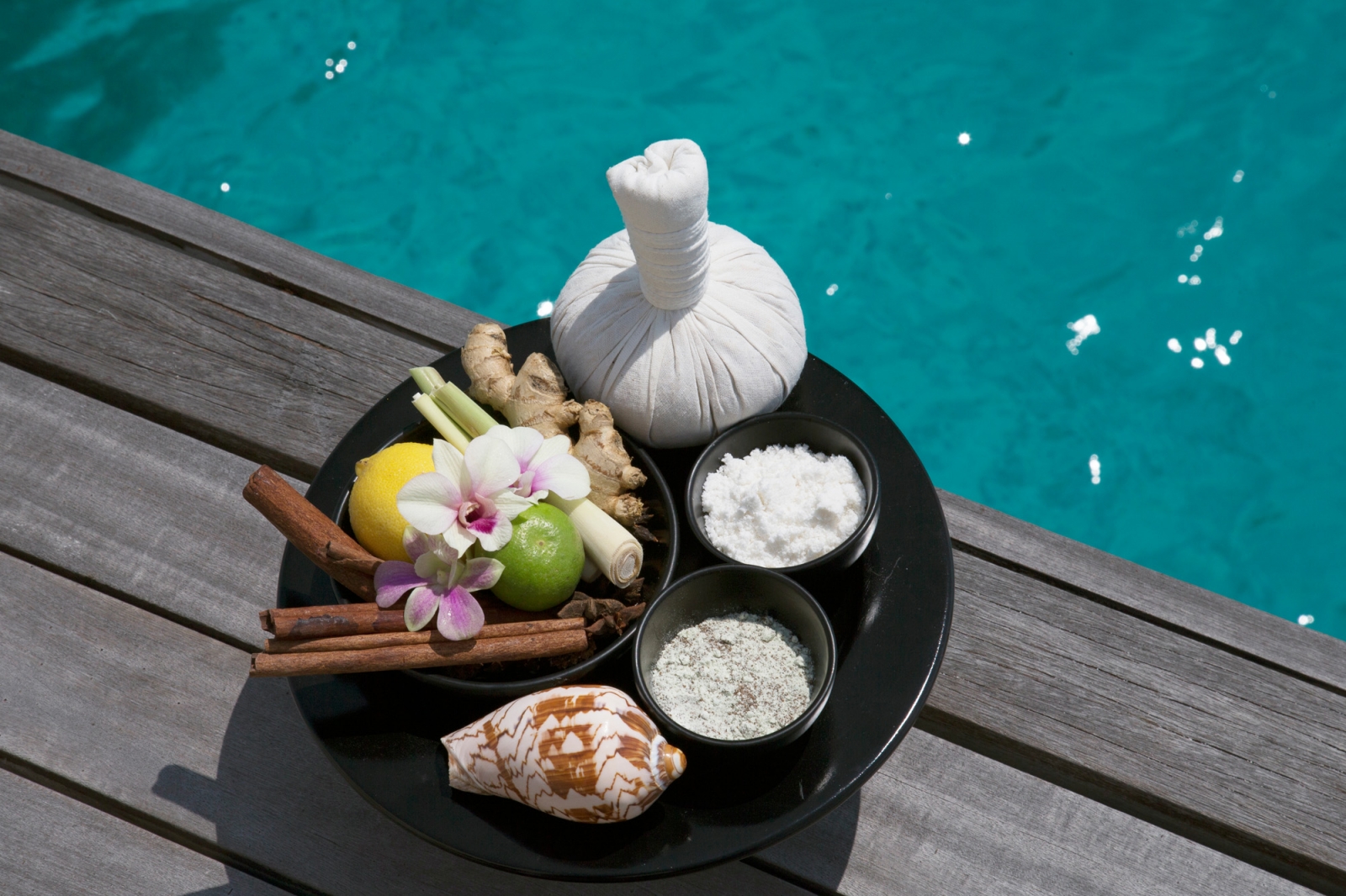 floating breakfast Maldives