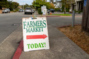 Farmers' Market sign