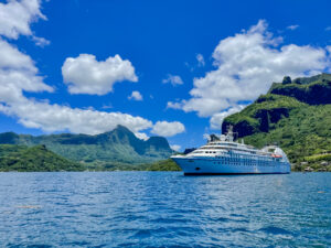 leisure world cruise ship singapore